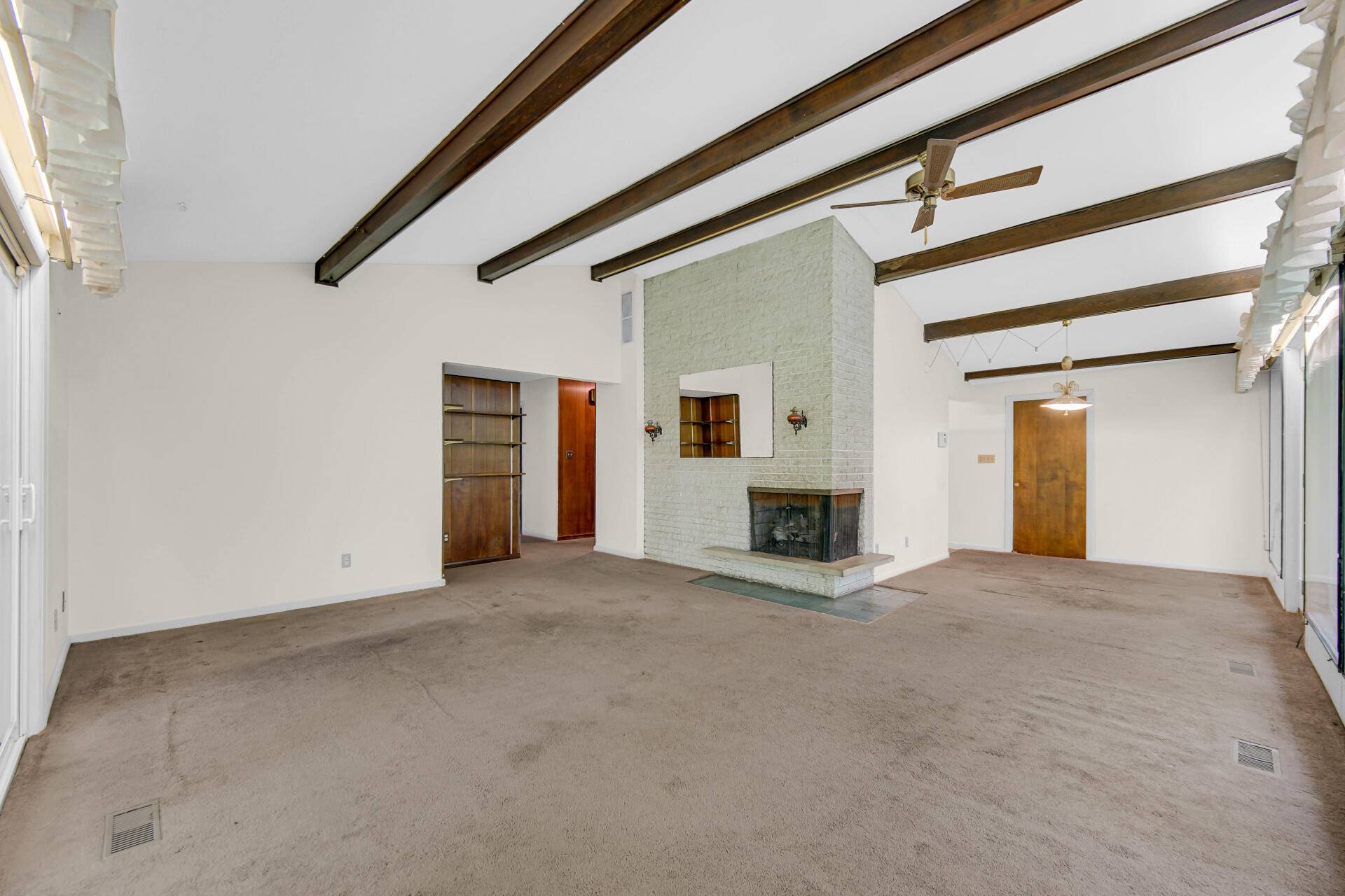 360 Cherry LN, Hobart, IN 46342