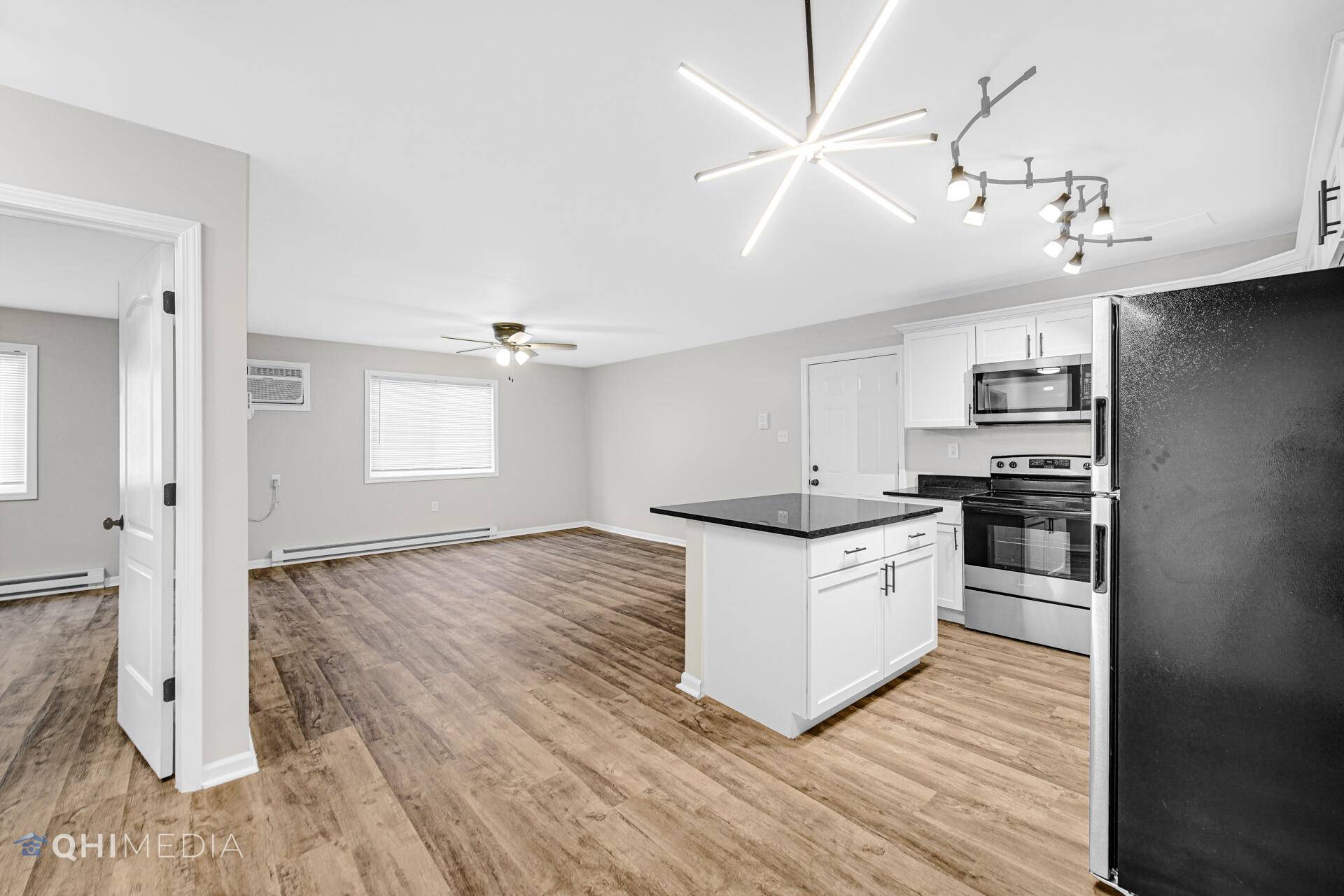 2080 E Rand ST, Hobart, IN 46342