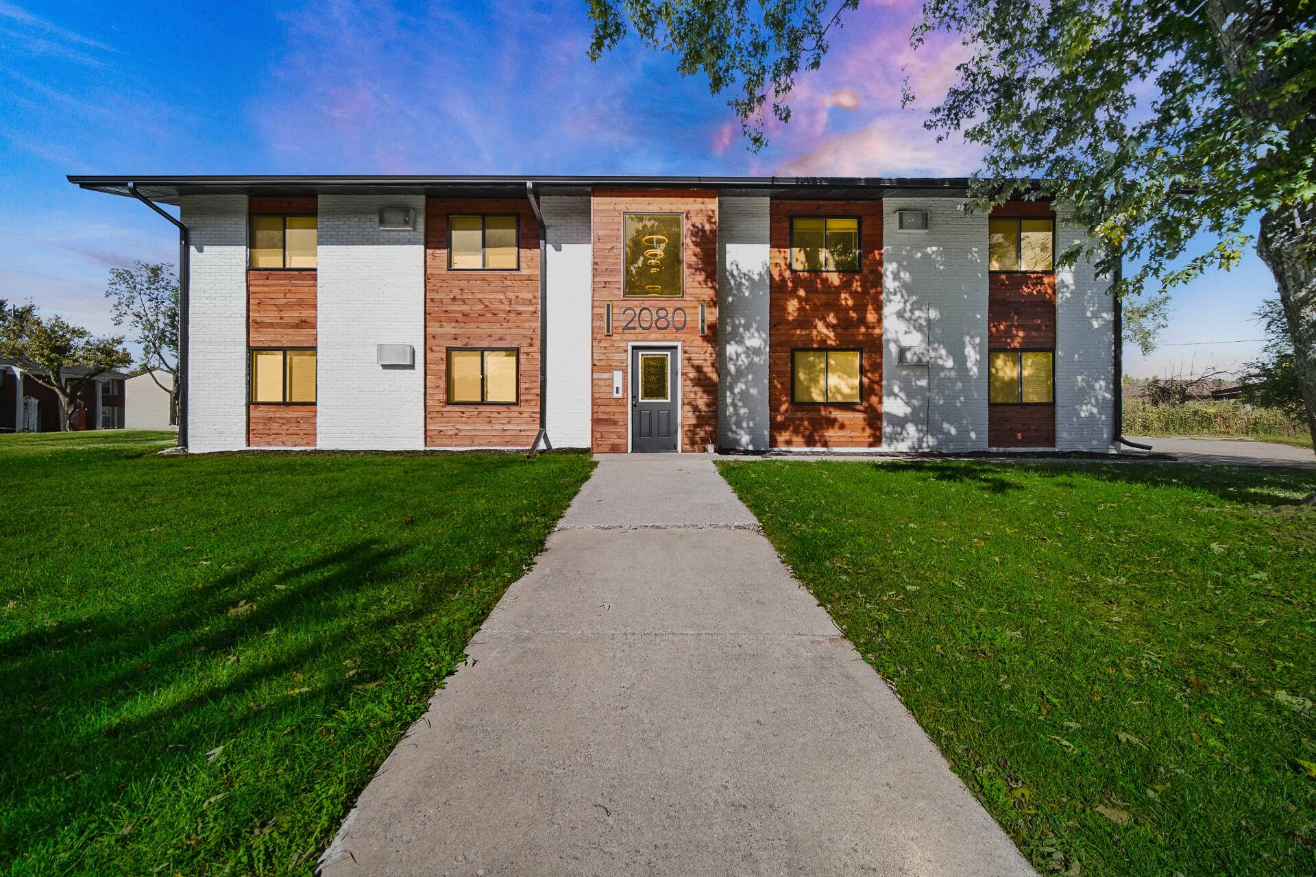 2080 E Rand ST, Hobart, IN 46342