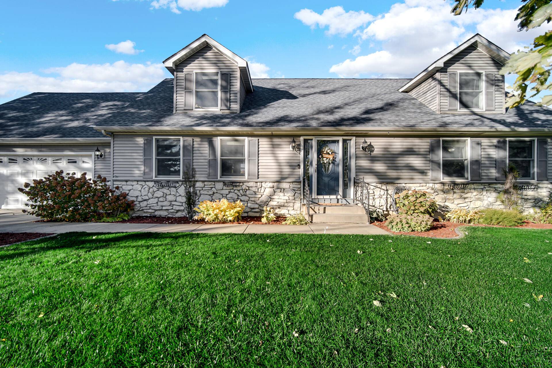 7602 71st Court, Hobart, IN 46342