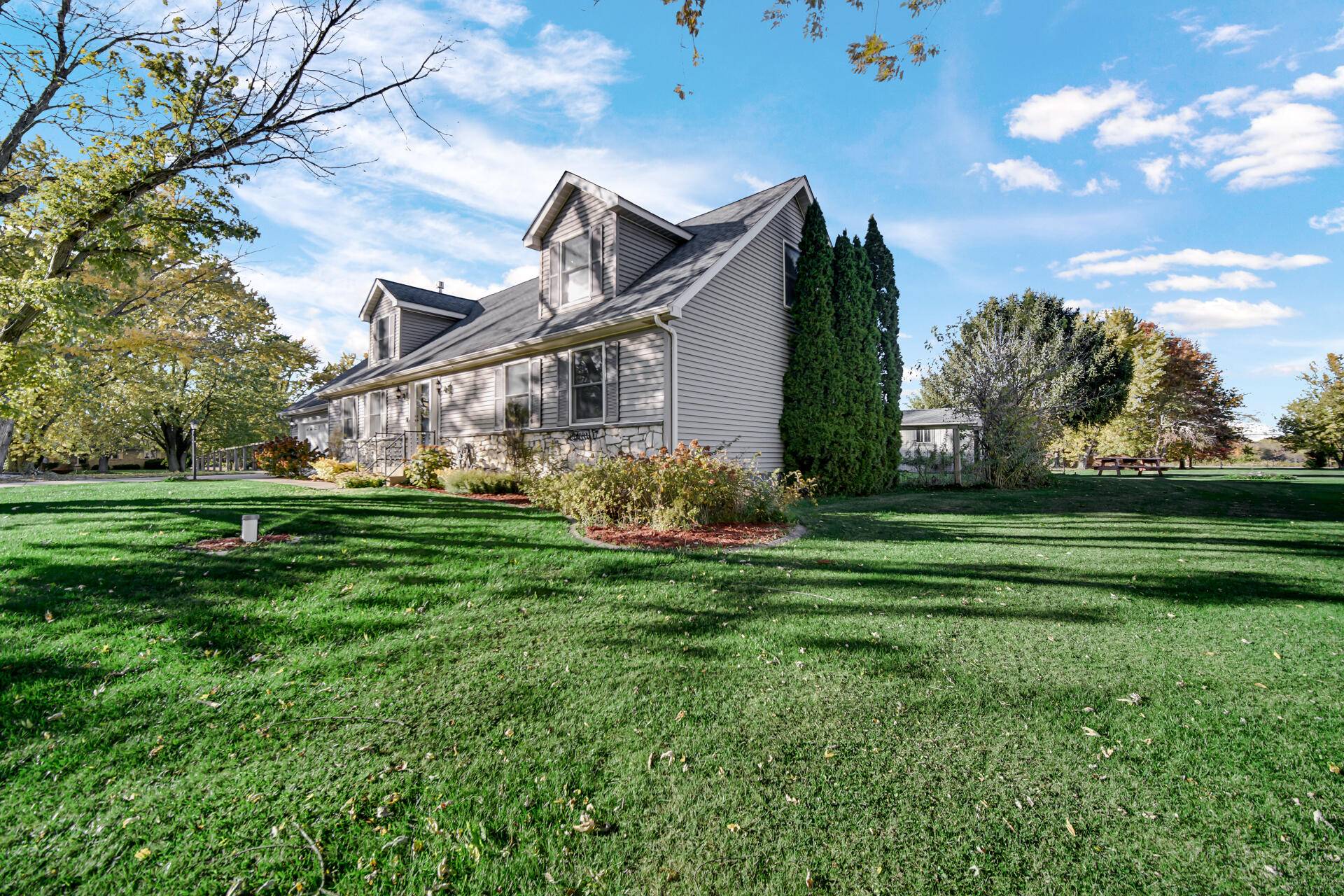 7602 71st Court, Hobart, IN 46342