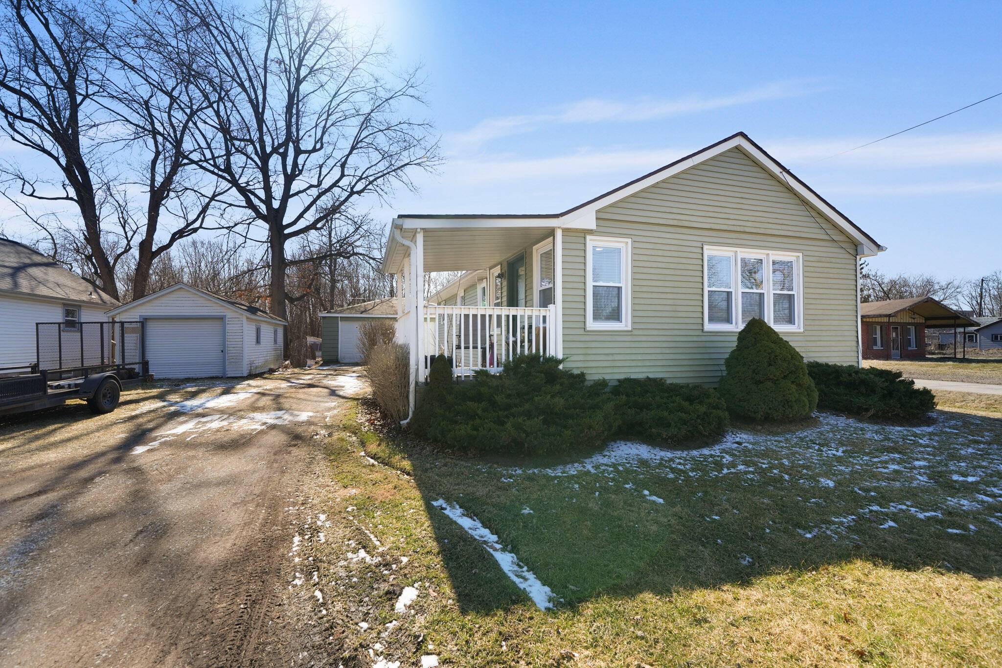 217 E 13th Place, Hobart, IN 46342