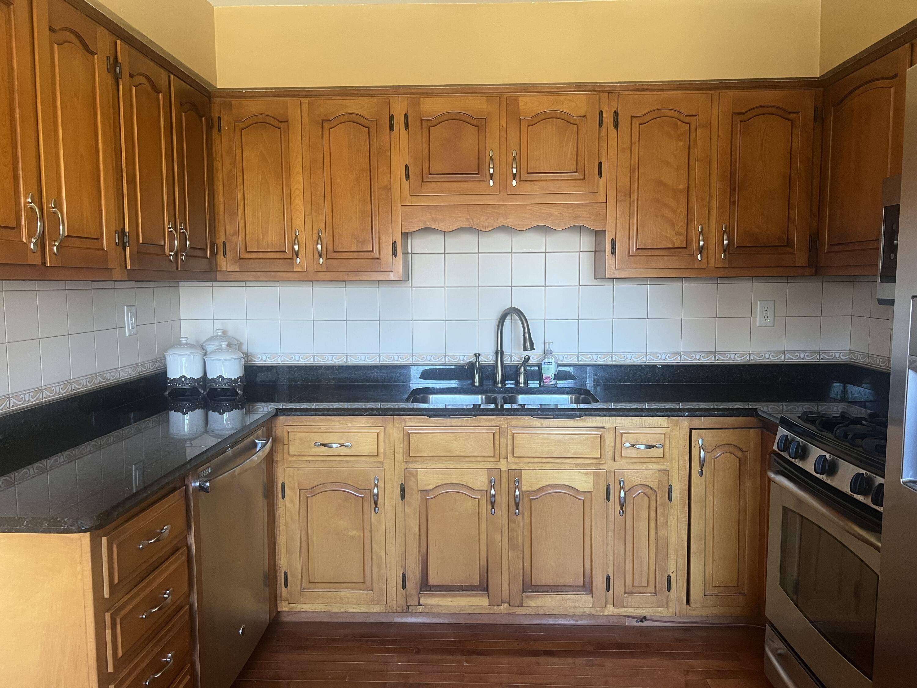 5 Sycamore Lane, Hobart, IN 46342