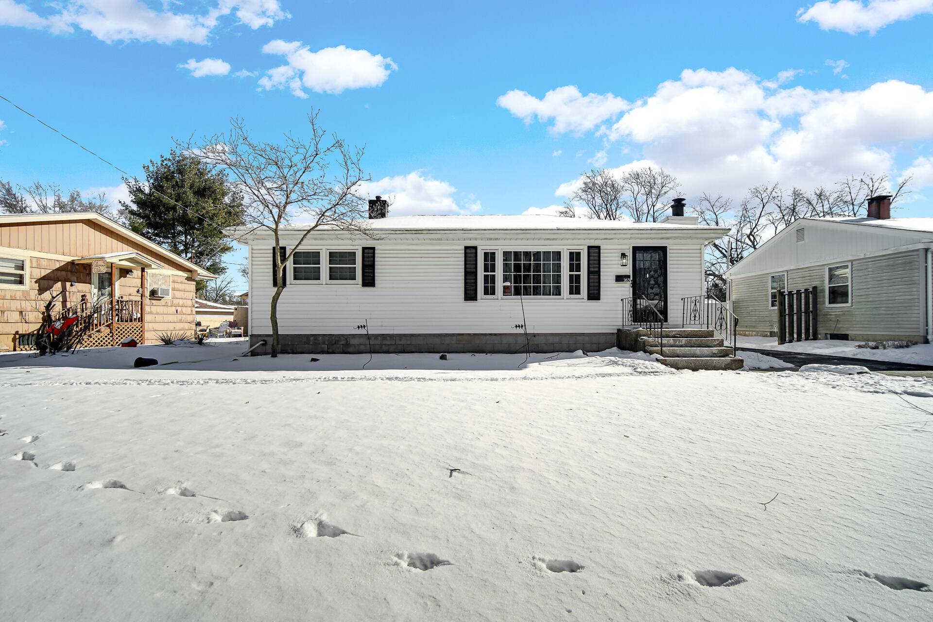 2631 Forest Park DR, Dyer, IN 46311
