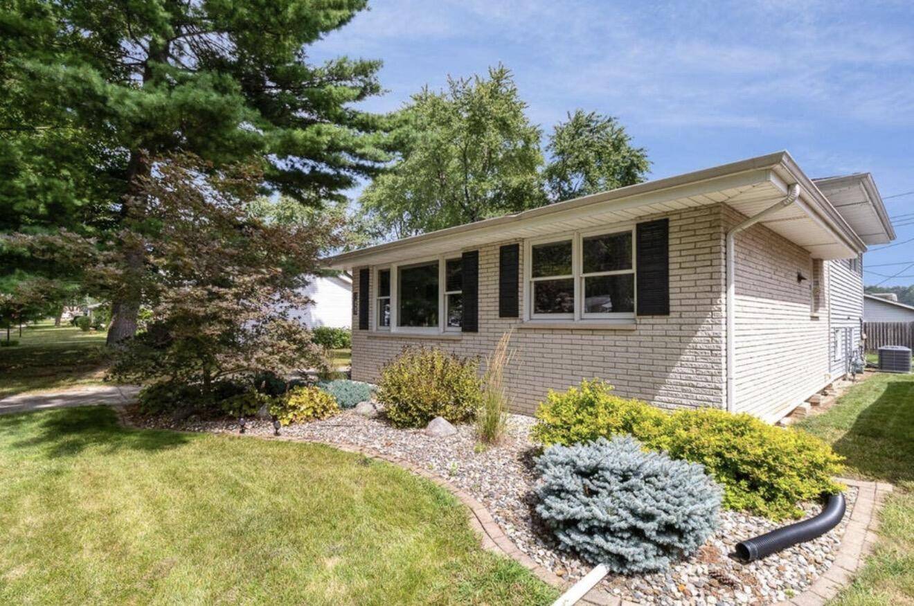 1455 Mississippi PL, Hobart, IN 46342
