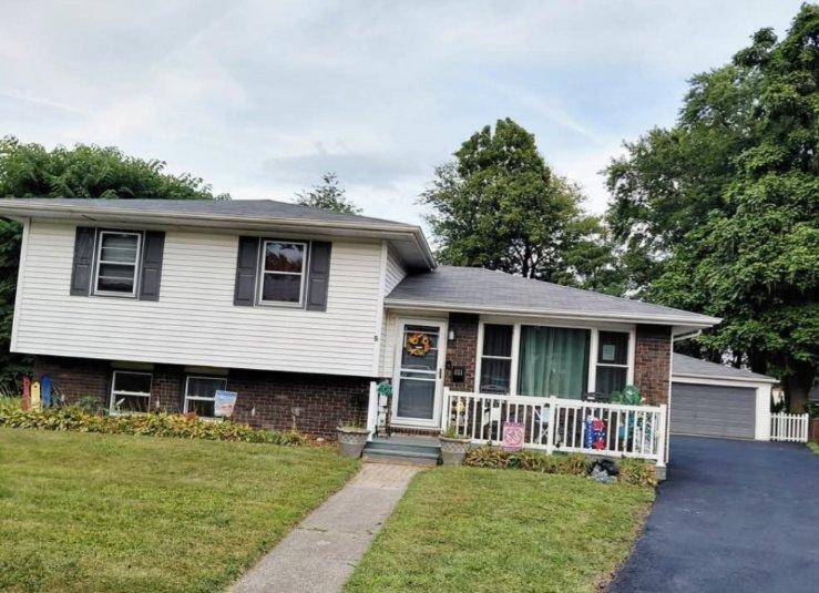 811 Henry CT, Hobart, IN 46342