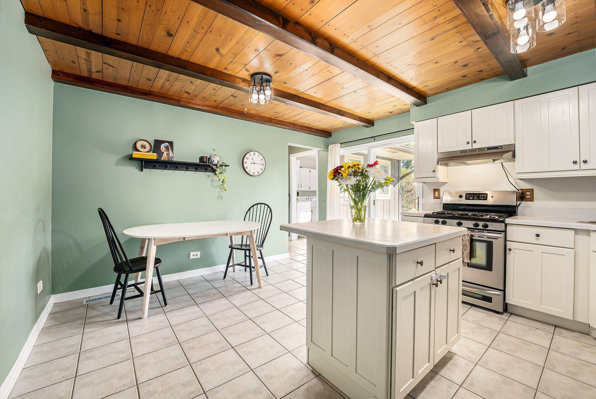 2525 Lakewood DR, Dyer, IN 46311