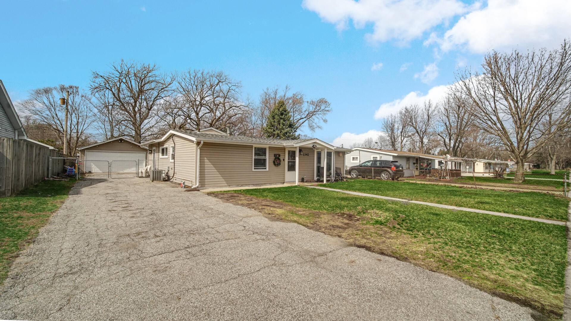 1342 Greenwood AVE, Dyer, IN 46311
