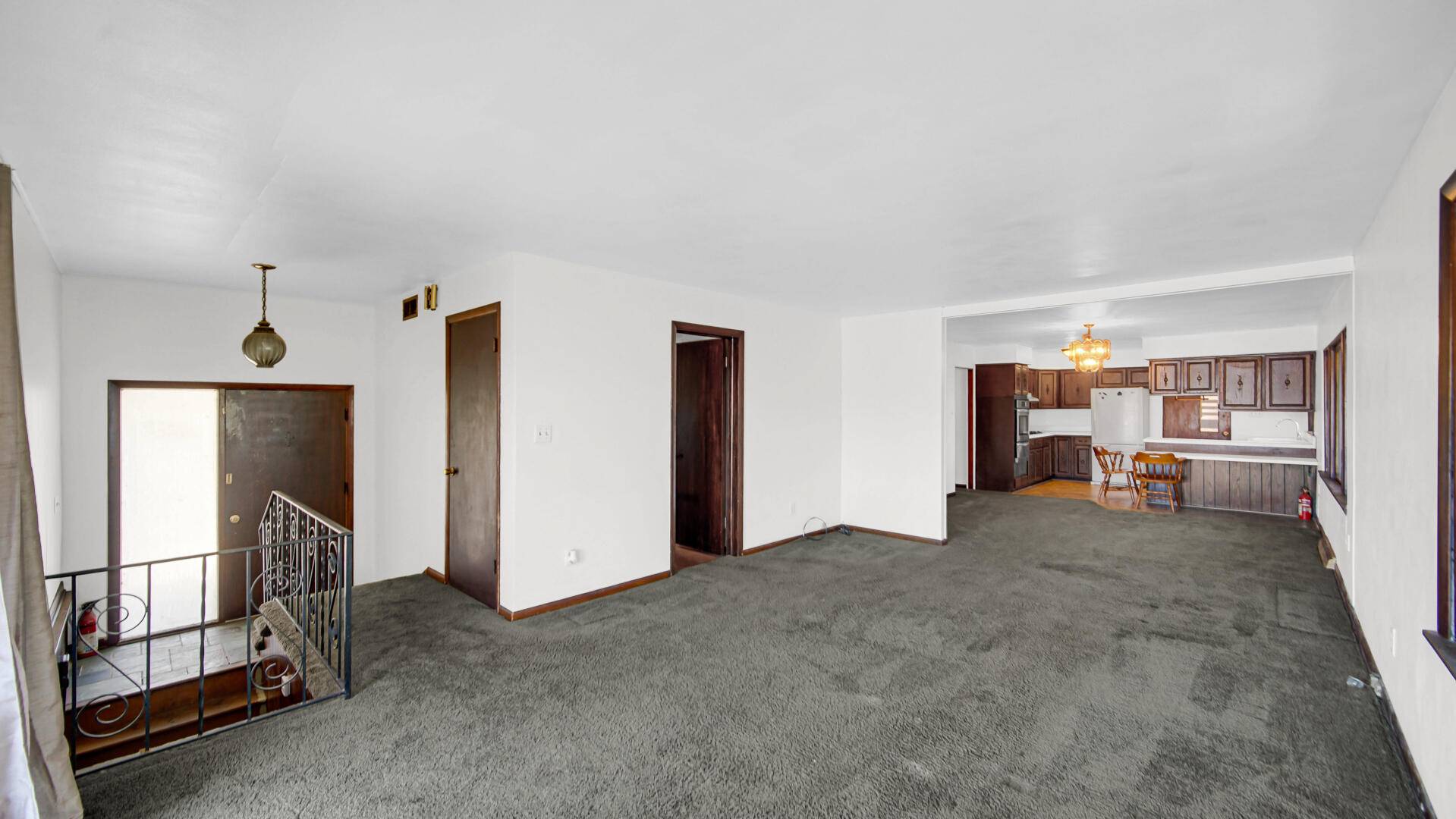 618 S Wisconsin Street, Hobart, IN 46342