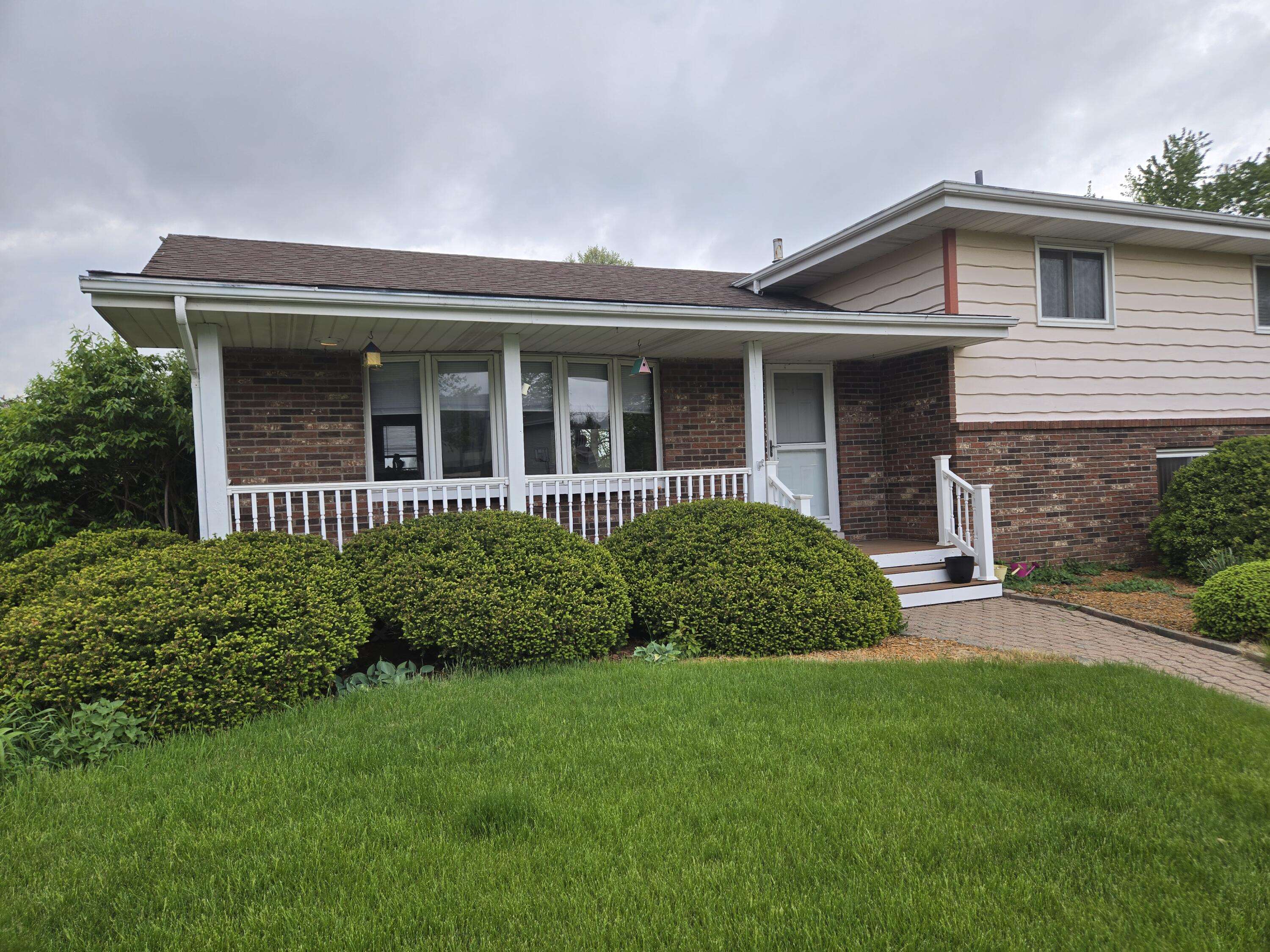 2446 Rolling Hill Drive, Dyer, IN 46311