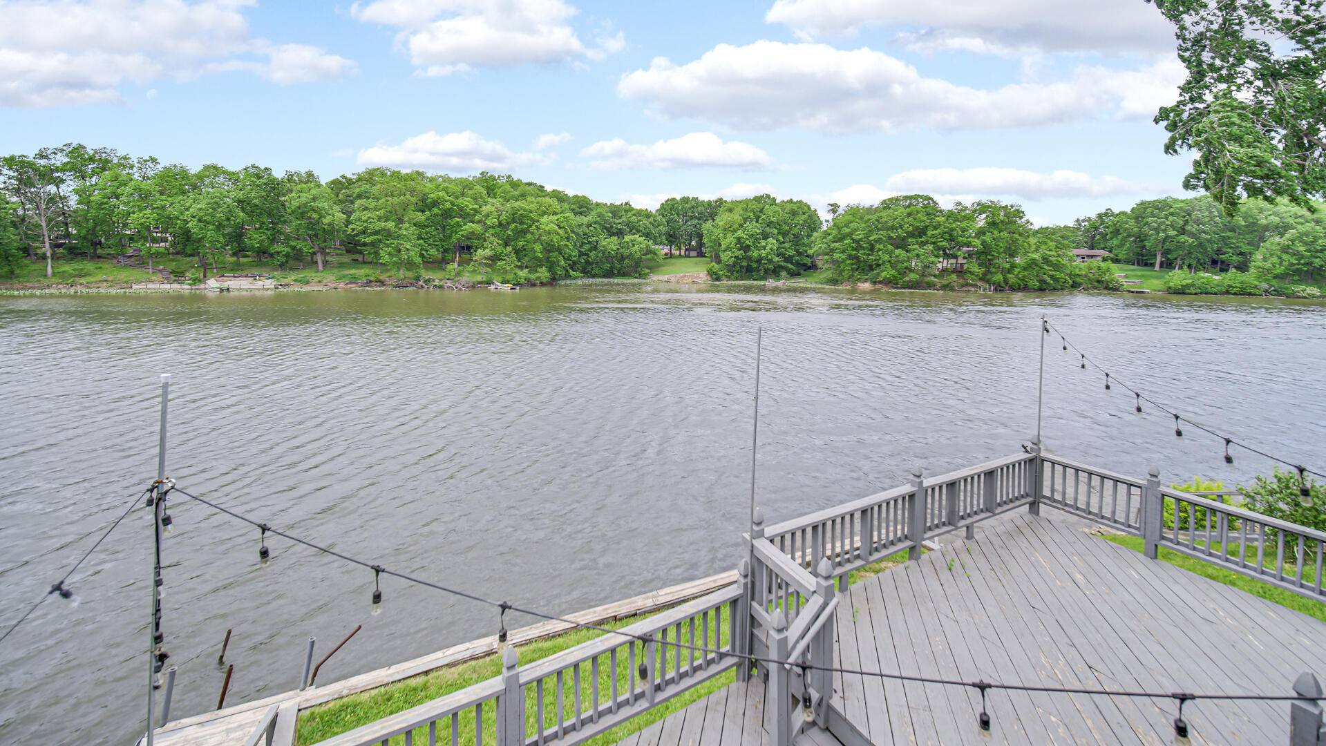 1234 River Terrace, Hobart, IN 46342
