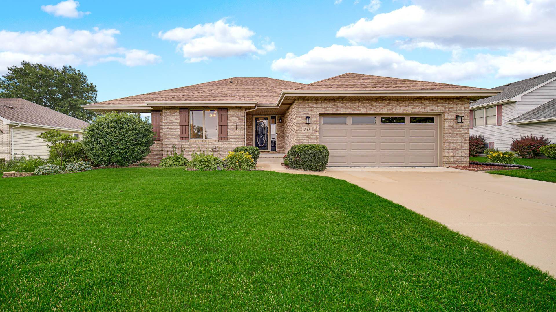 218 Summerhill Drive, Dyer, IN 46311