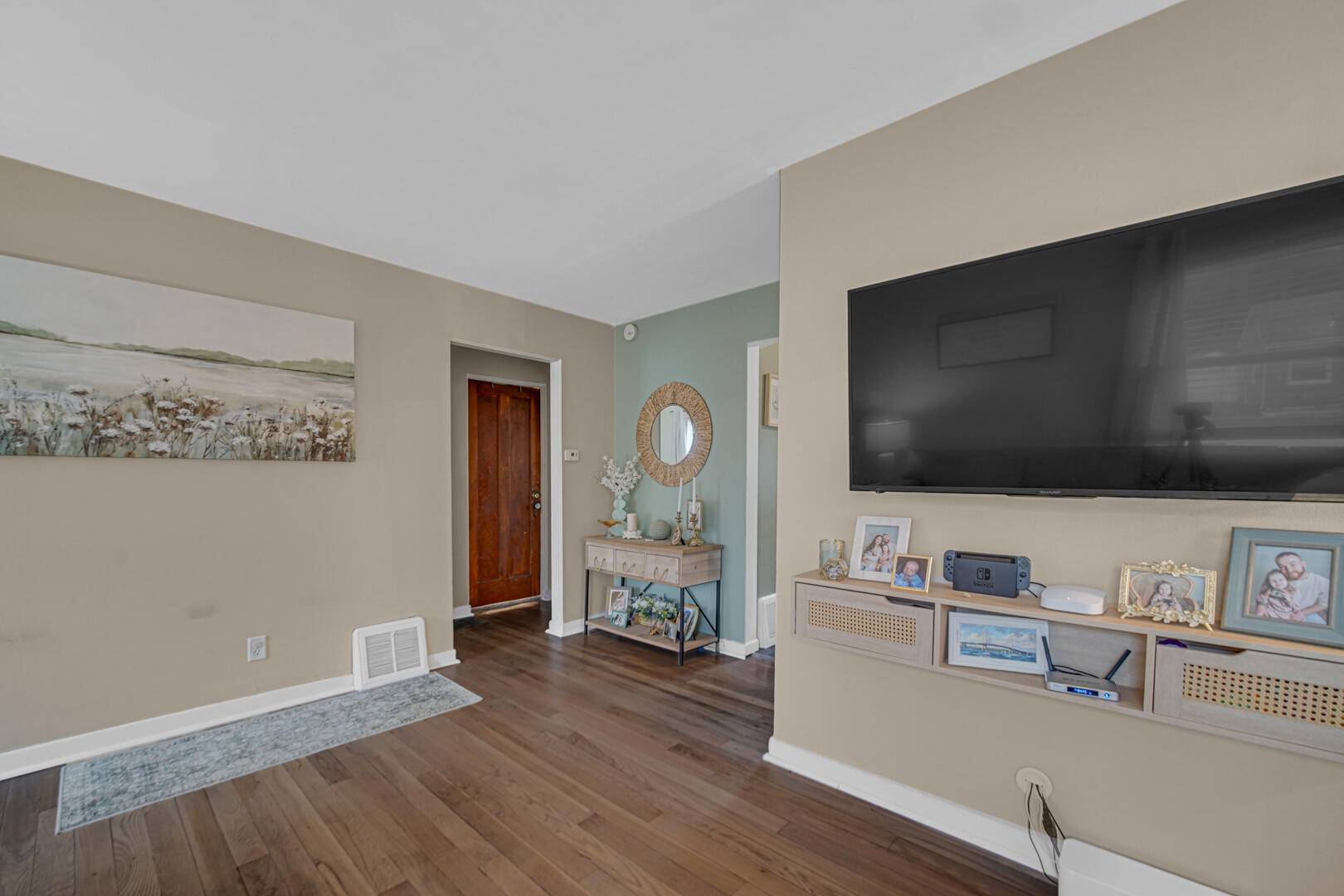 114 Beverly Lane, Hobart, IN 46342