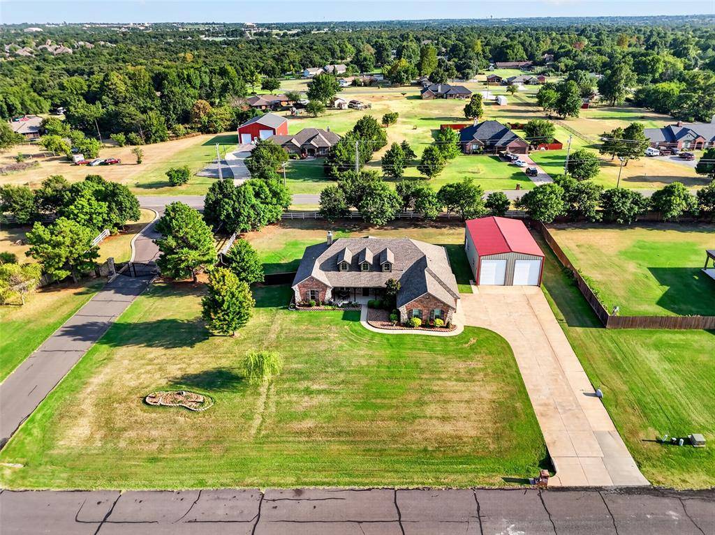 1150 Stone Crest DR, Edmond, OK 73034