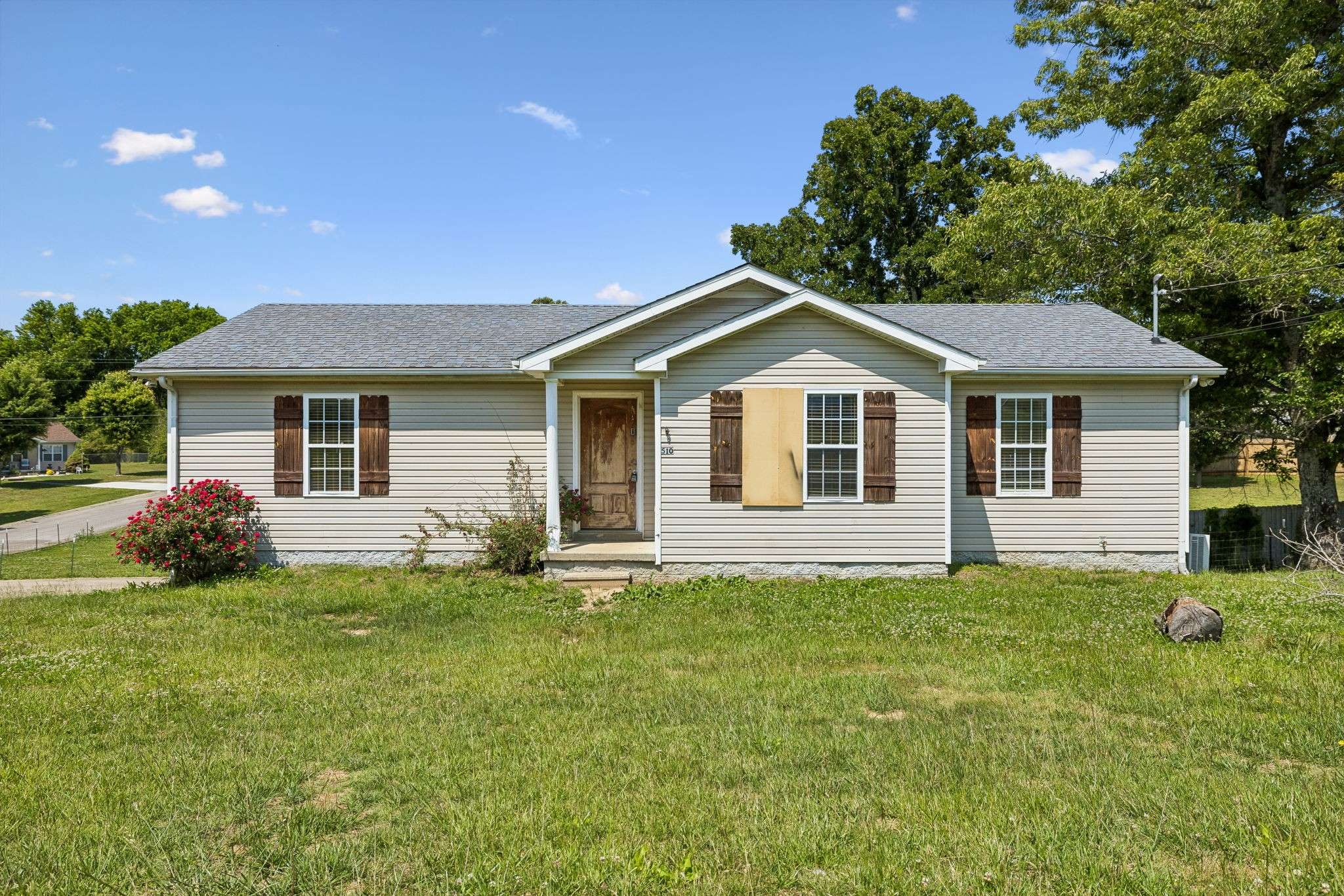 510 Corlew Cir, White Bluff, TN 37187