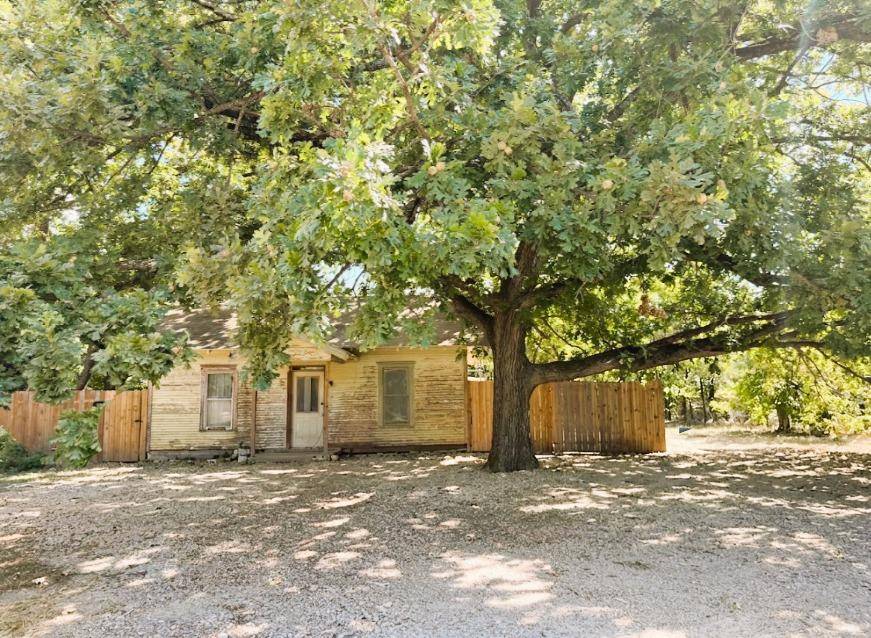 443 W Jackson ST, Bartlett, TX 76511