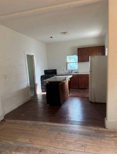 443 W Jackson ST, Bartlett, TX 76511