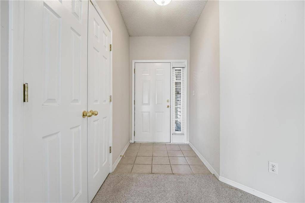 1604 SE Dalton DR, Lee's Summit, MO 64081