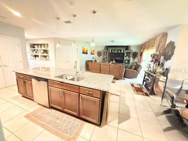2365 BARTON BAY CT, Kissimmee, FL 34758