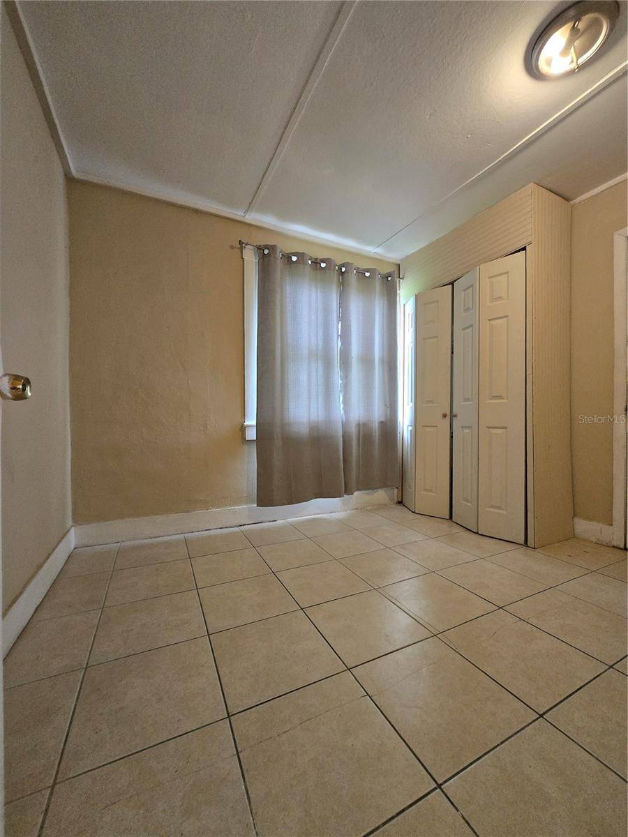 1015 W HUMPHREY ST, Tampa, FL 33604