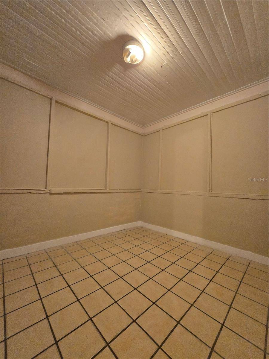 1015 W HUMPHREY ST, Tampa, FL 33604