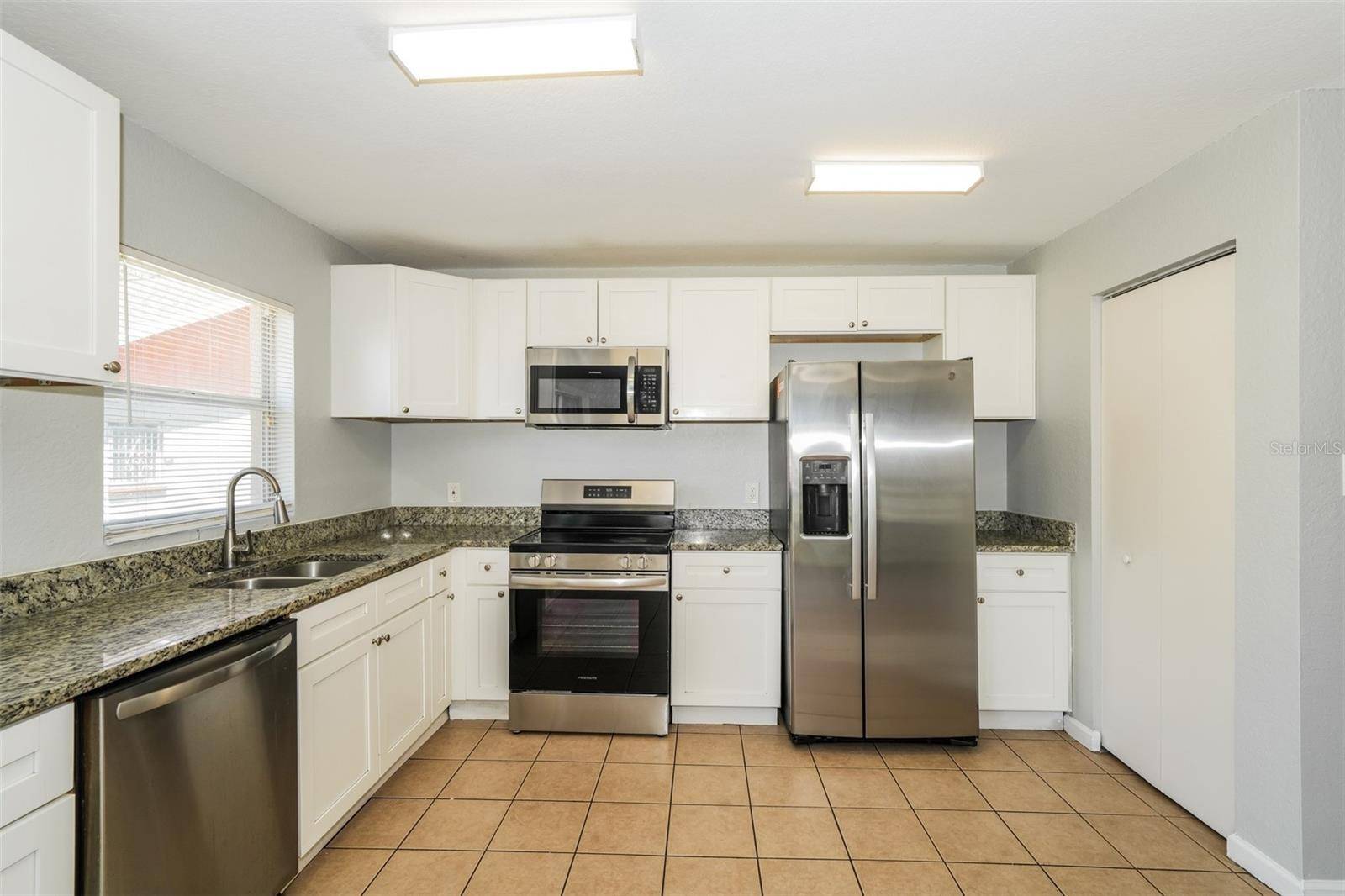 5203 N 39TH ST, Tampa, FL 33610