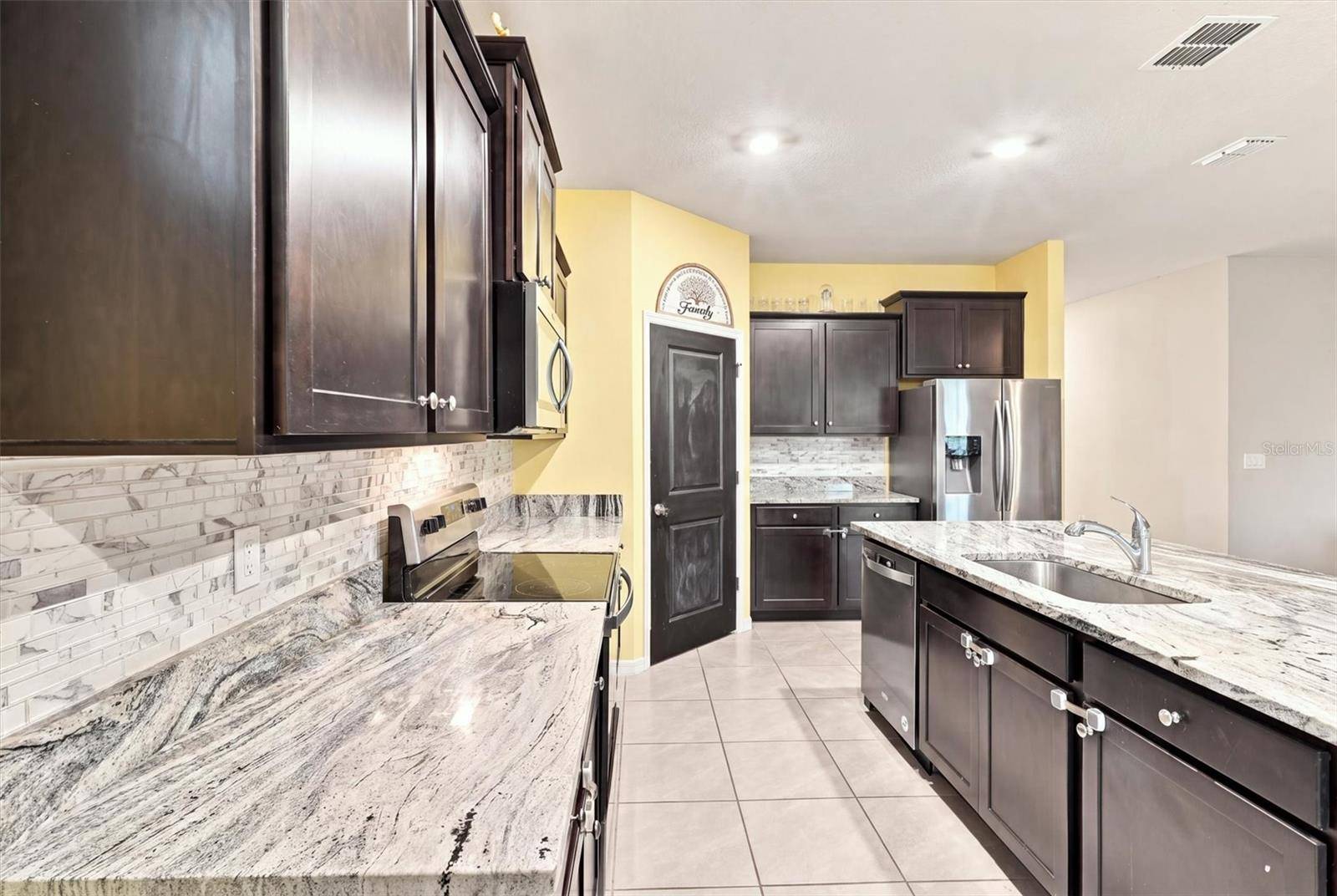 5310 SUNSHINE DR, Wildwood, FL 34785