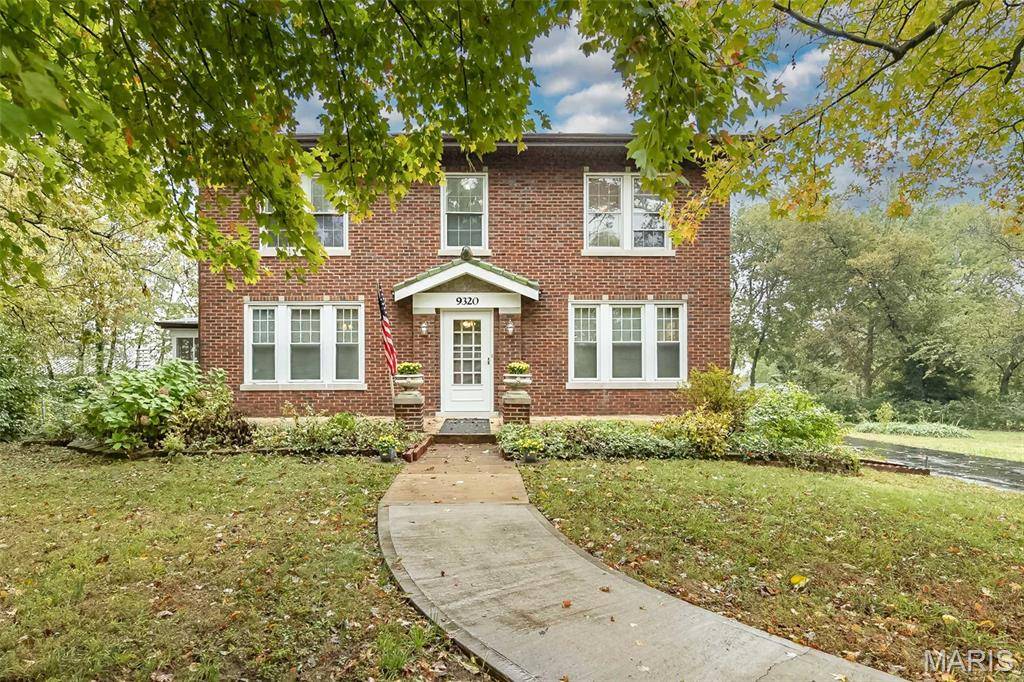 9320 Lincoln DR, Sunset Hills, MO 63127