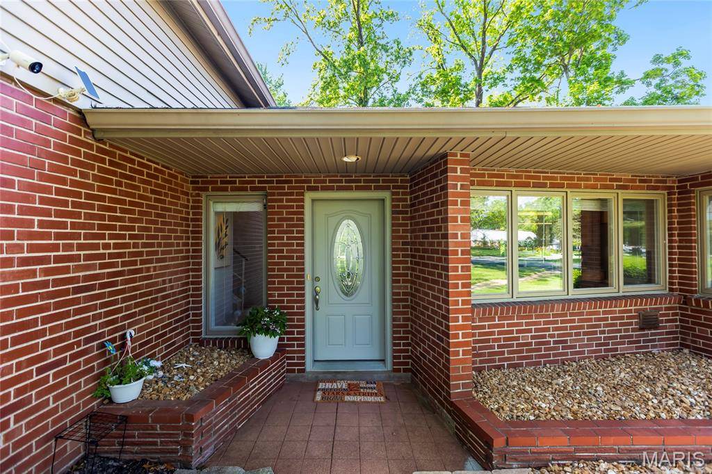 15 Ladue RDG, Ladue, MO 63124