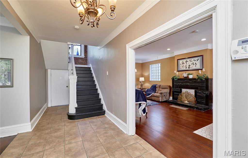 6059 Clemens AVE, St Louis, MO 63112