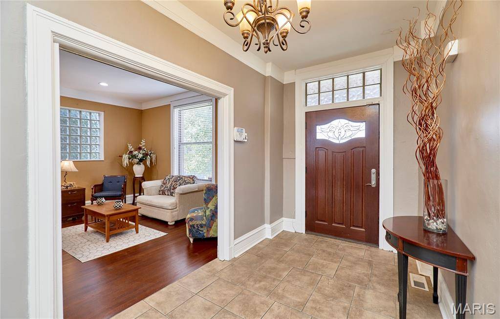 6059 Clemens AVE, St Louis, MO 63112