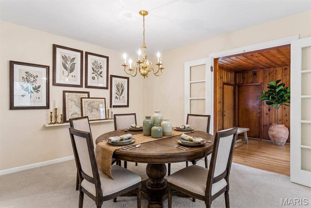 12 Winslow LN, Des Peres, MO 63131
