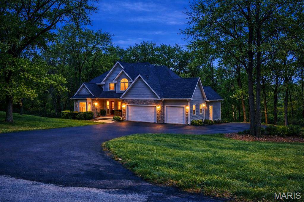364 Whispering Forest LN, Pacific, MO 63069