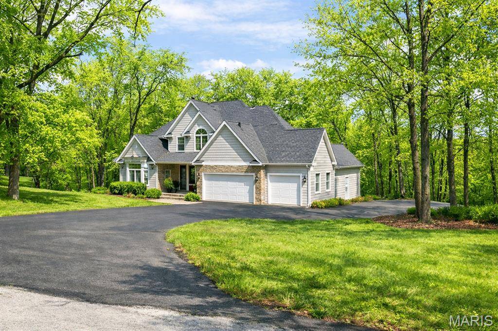 364 Whispering Forest LN, Pacific, MO 63069