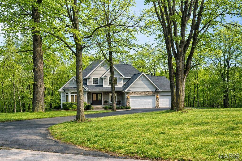 364 Whispering Forest LN, Pacific, MO 63069
