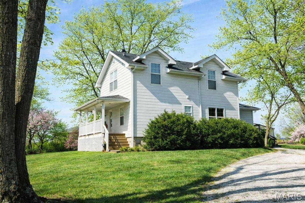397 Whispering Forest LN, Pacific, MO 63069