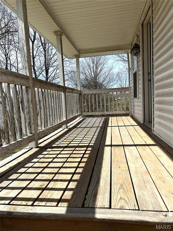 397 Whispering Forest LN, Pacific, MO 63069