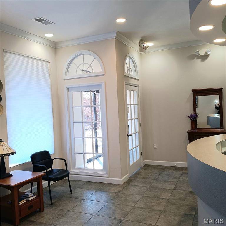 2043 S Old Highway 94, St Charles, MO 63303