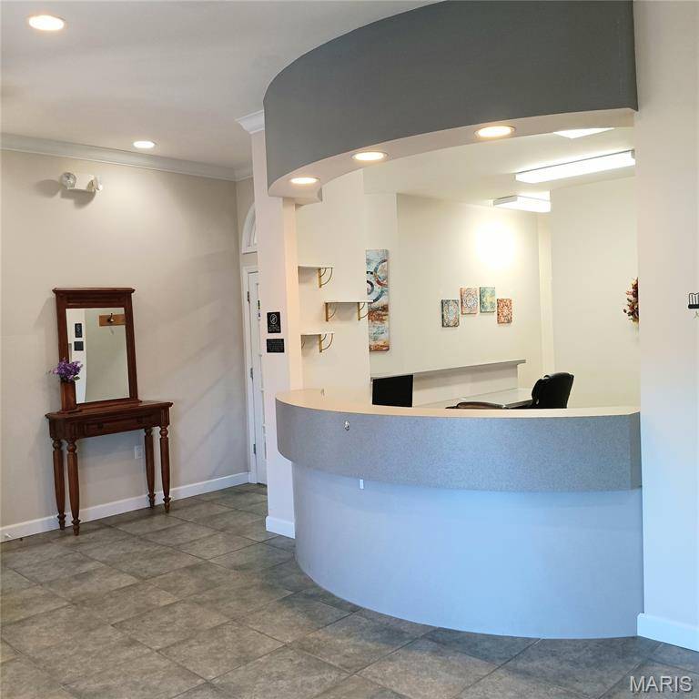 2043 S Old Highway 94, St Charles, MO 63303