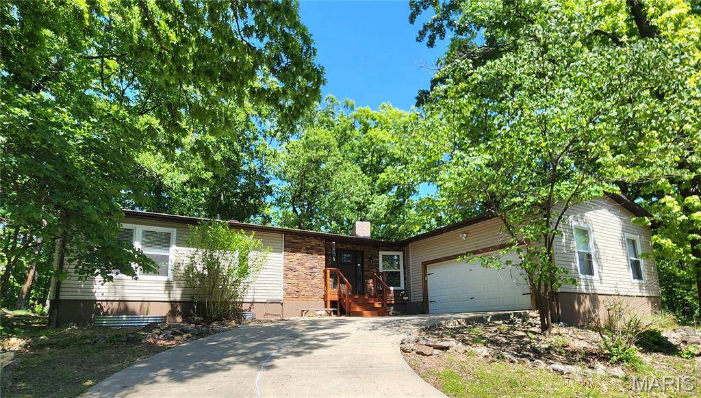 1900 Glenn CT, Marthasville, MO 63357