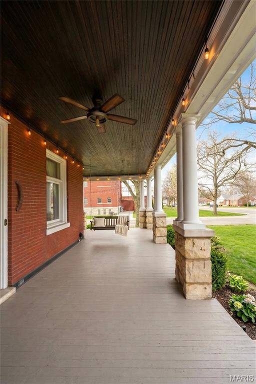116 W Henry ST, Staunton, IL 62088