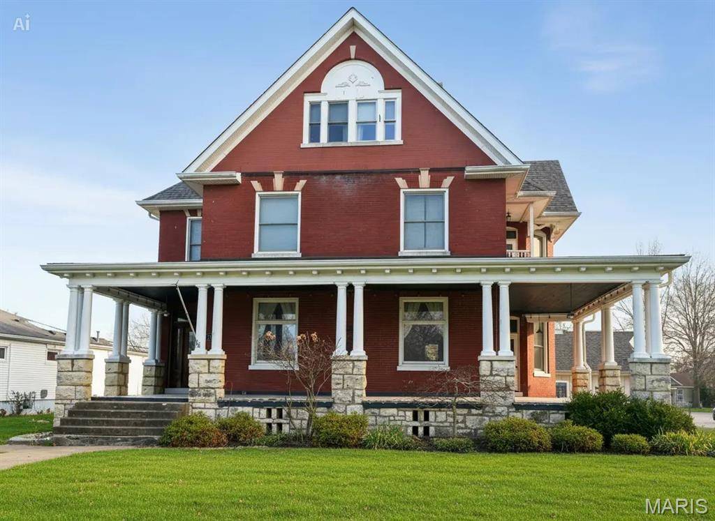 116 W Henry ST, Staunton, IL 62088