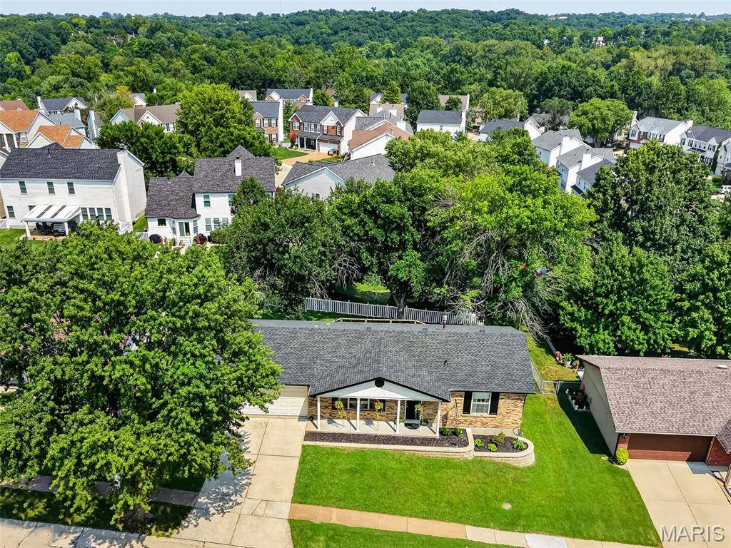 5830 Falcon View LN, St Louis, MO 63129
