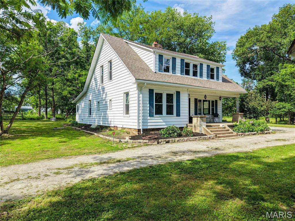 5961 Busiek RD, Farmington, MO 63640