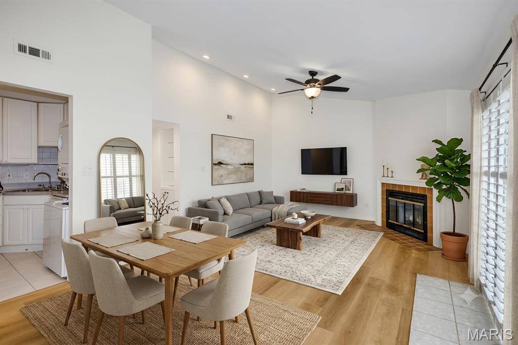 9121 N Swan CIR, Brentwood, MO 63144
