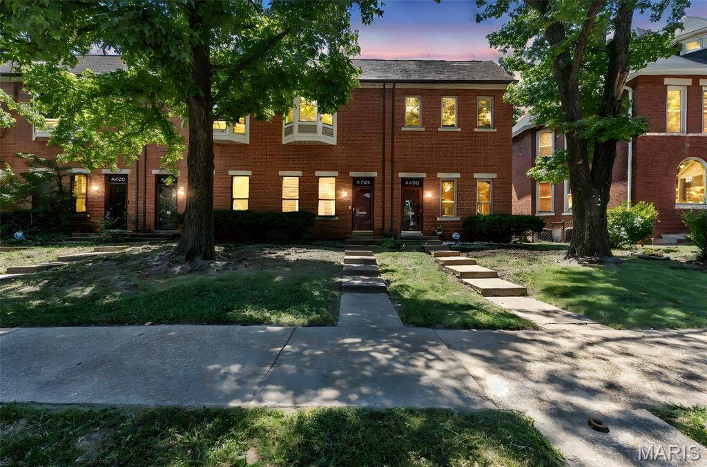 4434 Enright AVE, St Louis, MO 63108