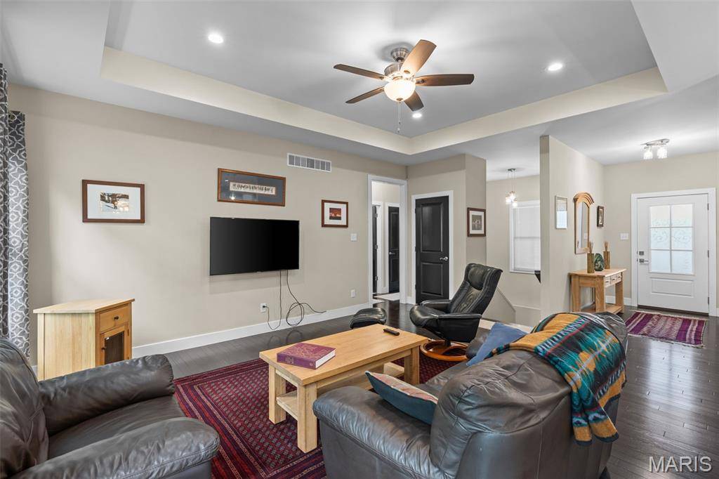 2218 Wind Crest CT, Washington, MO 63090