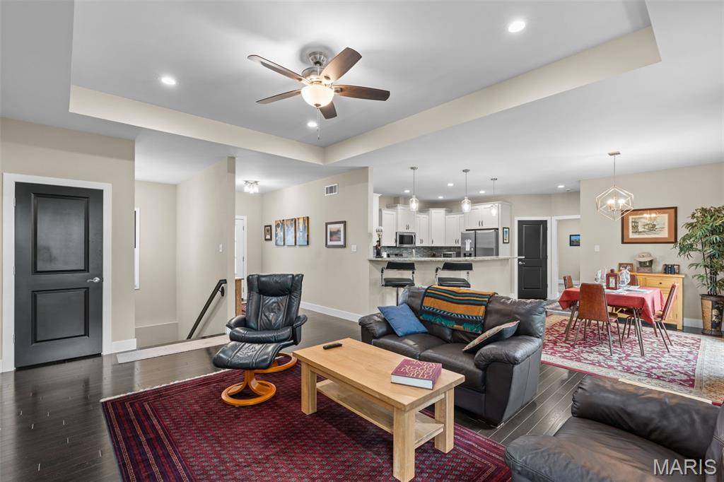 2218 Wind Crest CT, Washington, MO 63090