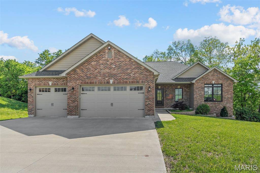2218 Wind Crest CT, Washington, MO 63090