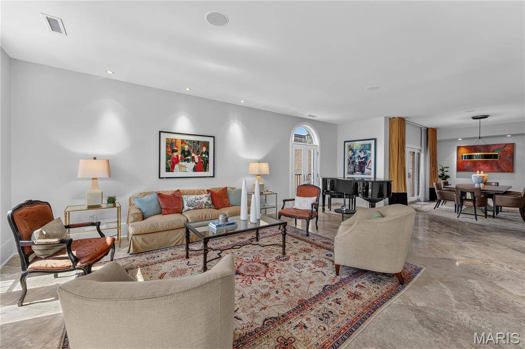 60 Brighton WAY #3S, Clayton, MO 63105